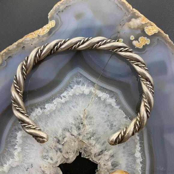 Vintage Native American Silver Thick Gauge Rope Stackable Bracelet For Women - Picture 7 of 10
